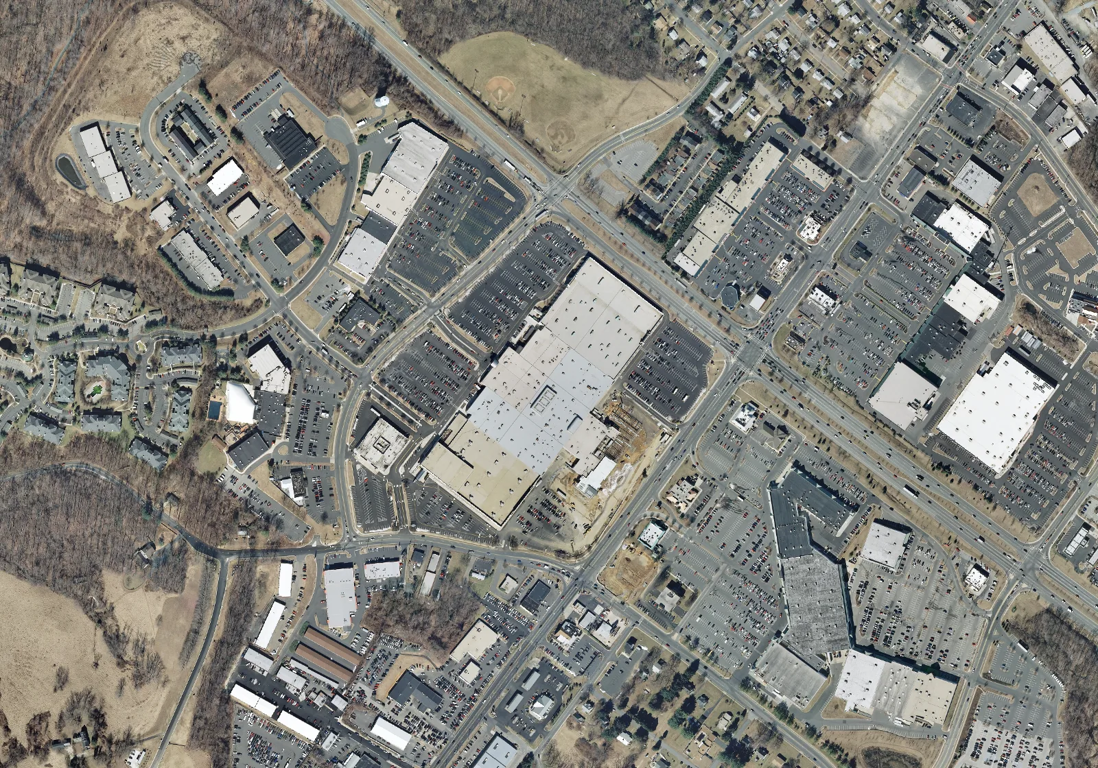 2007 color aerial photo of Harford Mall the year after its renovation added the outdoor lifestyle wing